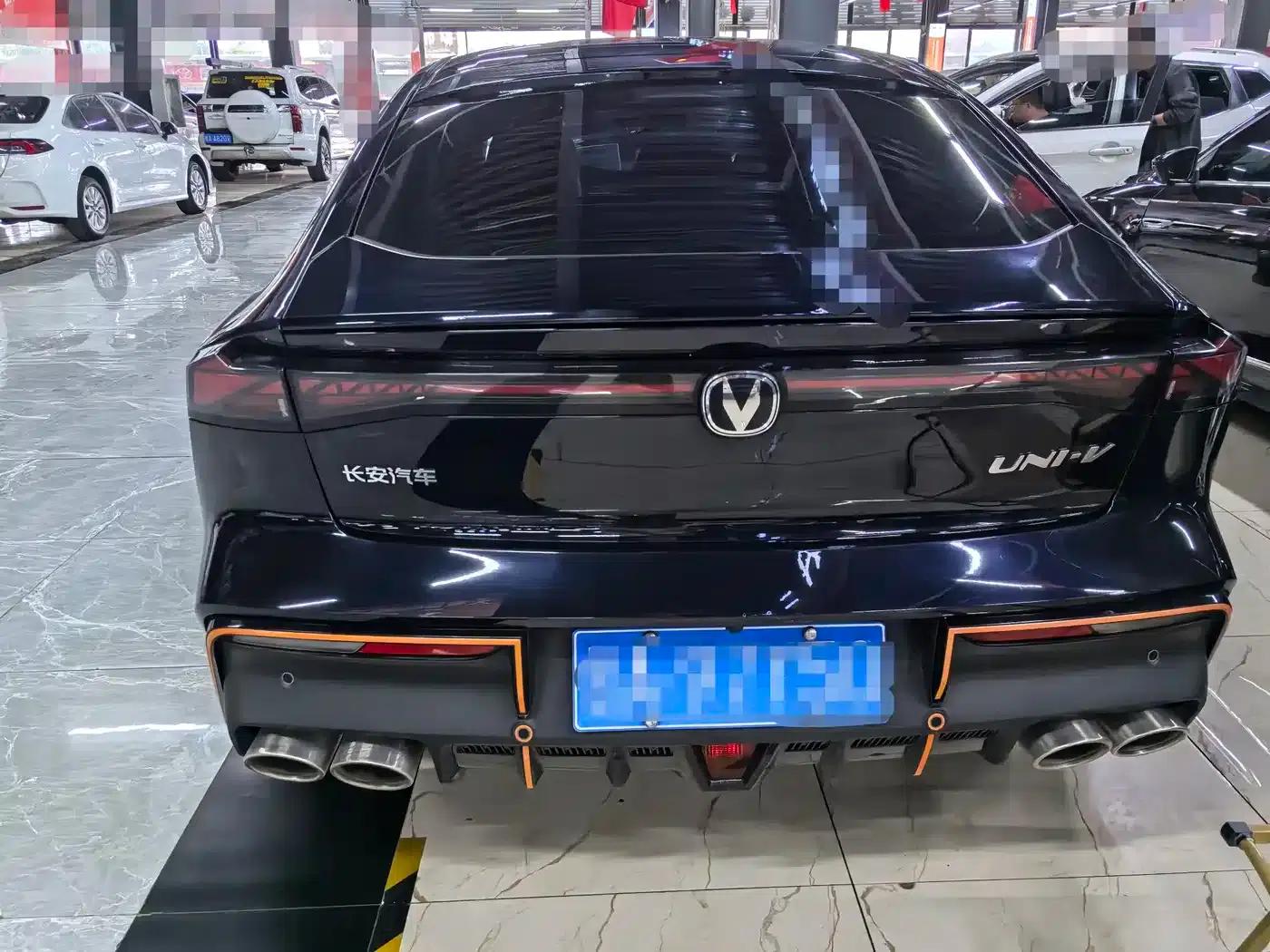 Changan UNI-V 2023 1.5T Sport Edition — миниатюра 5