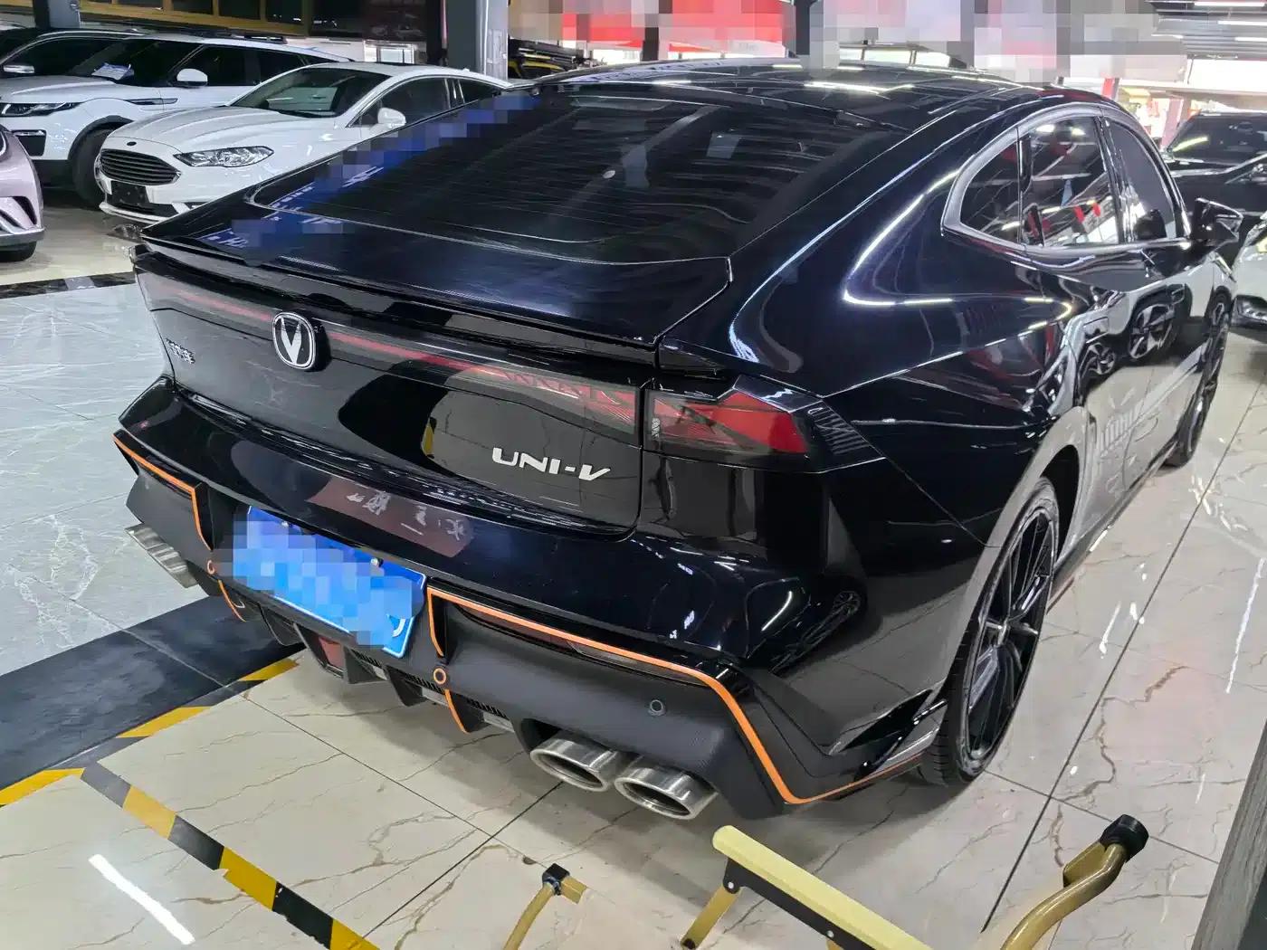 Changan UNI-V 2023 1.5T Sport Edition — миниатюра 6