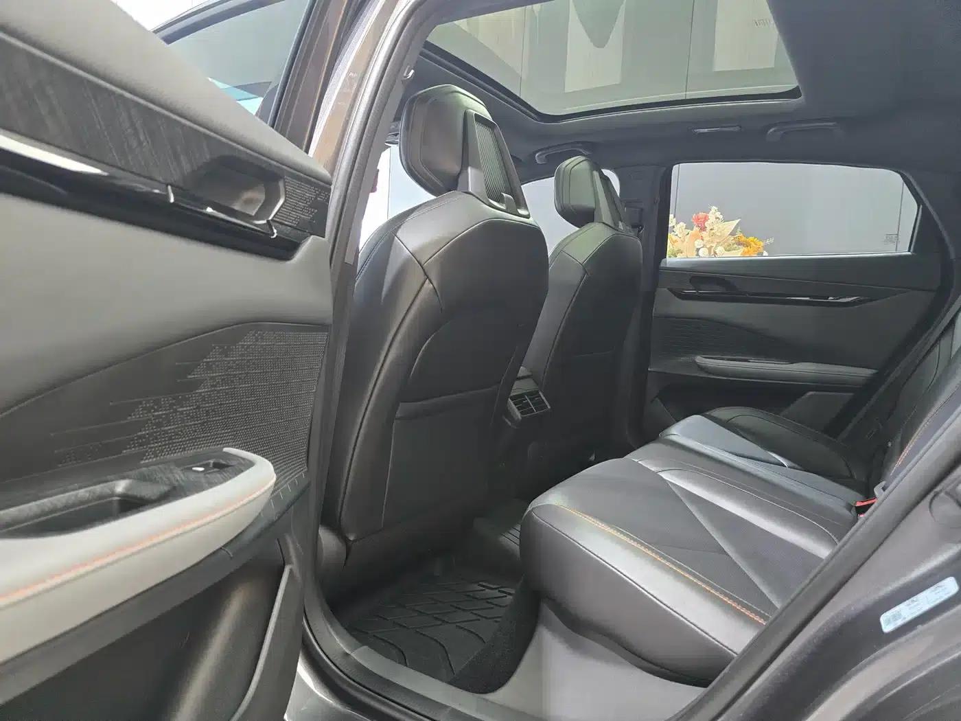 Changan UNI-V 2022 1.5T Premium Edition — миниатюра 5