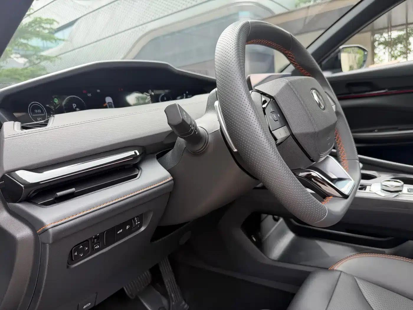 Changan UNI-V 2025 Model, Third Generation, 1.5T 500Bar Premium Edition — миниатюра 12