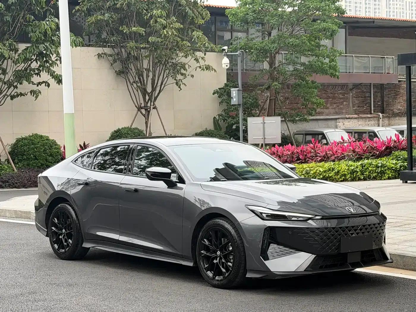 Changan UNI-V 2025 Model, Third Generation, 1.5T 500Bar Premium Edition — миниатюра 3