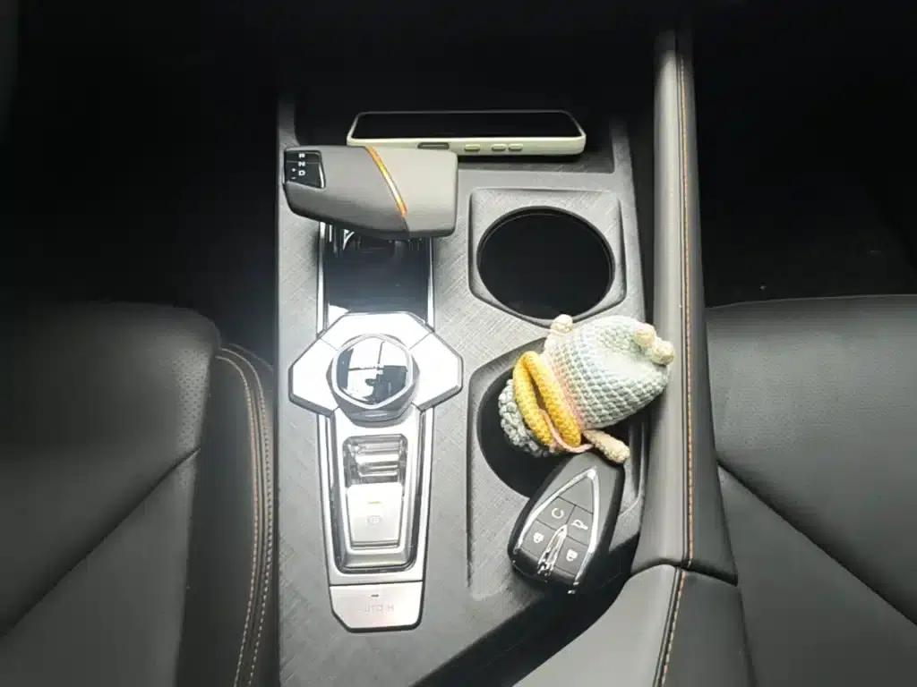 Changan UNI-V 2022 1.5T Premium Edition — миниатюра 14