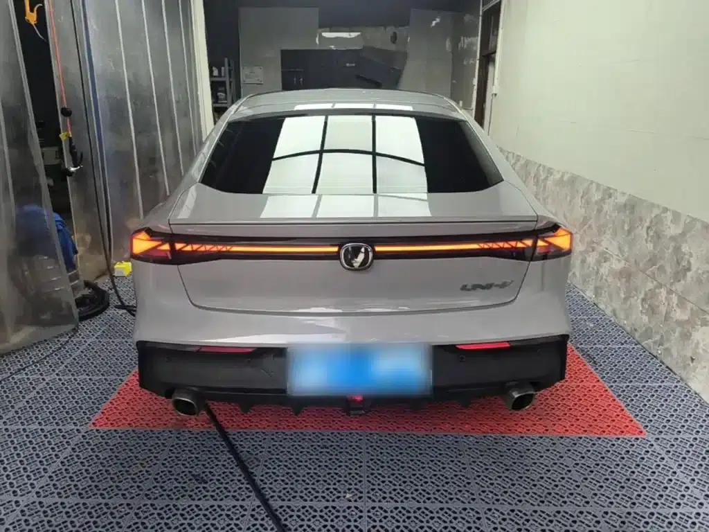 Changan UNI-V 2022 1.5T Premium Edition — миниатюра 6