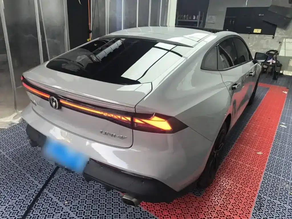 Changan UNI-V 2022 1.5T Premium Edition — миниатюра 7