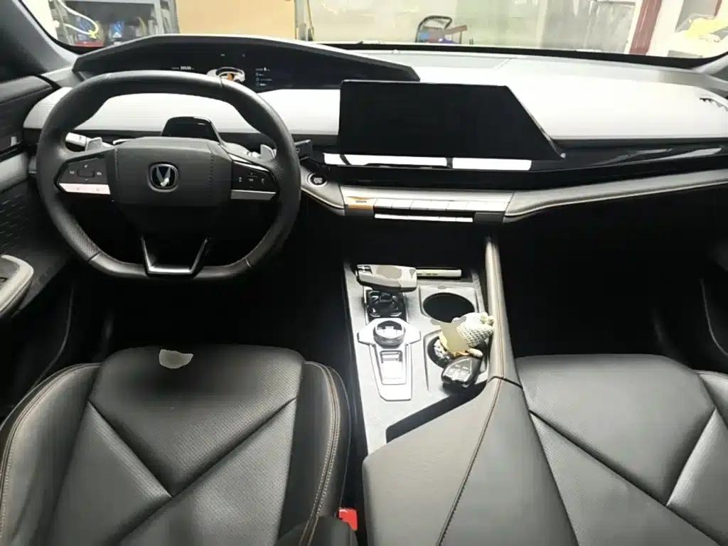 Changan UNI-V 2022 1.5T Premium Edition — миниатюра 10