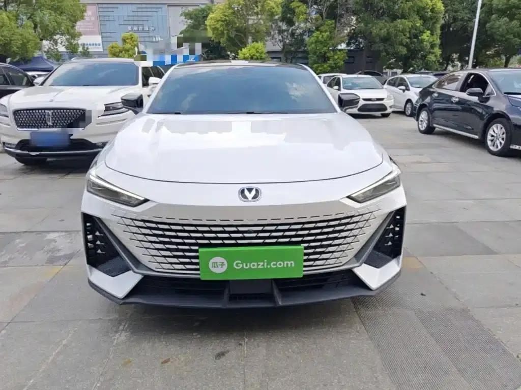 Changan UNI-V 2022 1.5T Premium Edition — миниатюра 3