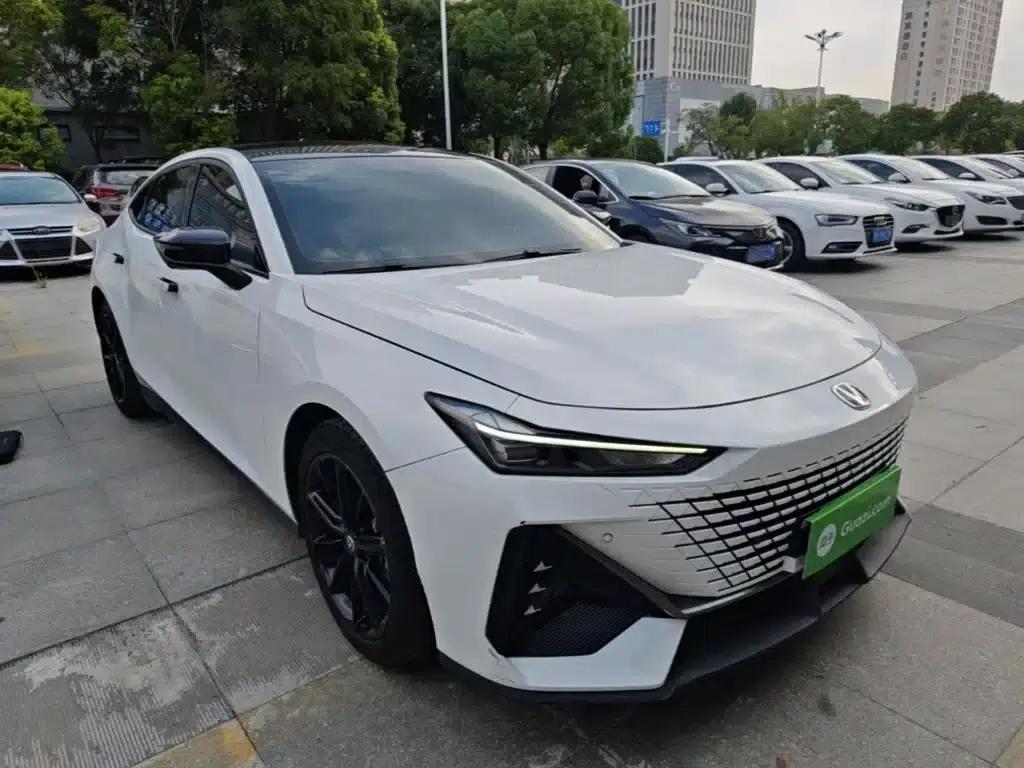 Changan UNI-V 2022 1.5T Premium Edition — миниатюра 4