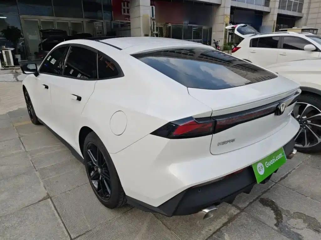 Changan UNI-V 2022 1.5T Premium Edition — миниатюра 5