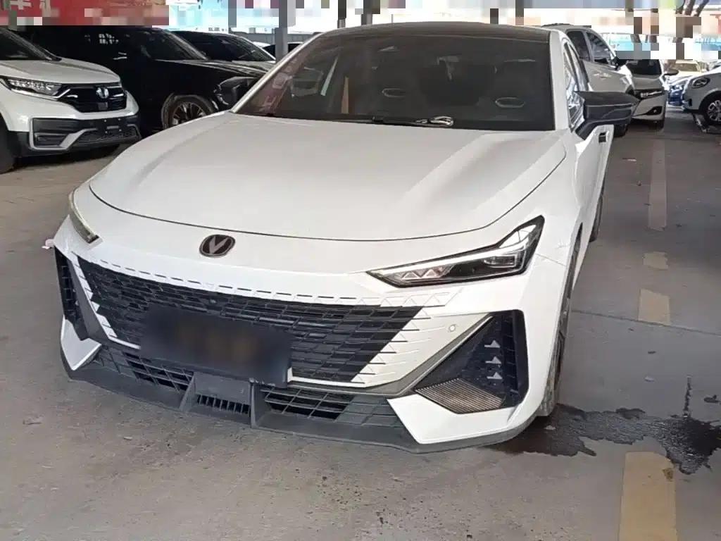 Changan UNI-V 2023 1.5T Premium Edition — миниатюра 1