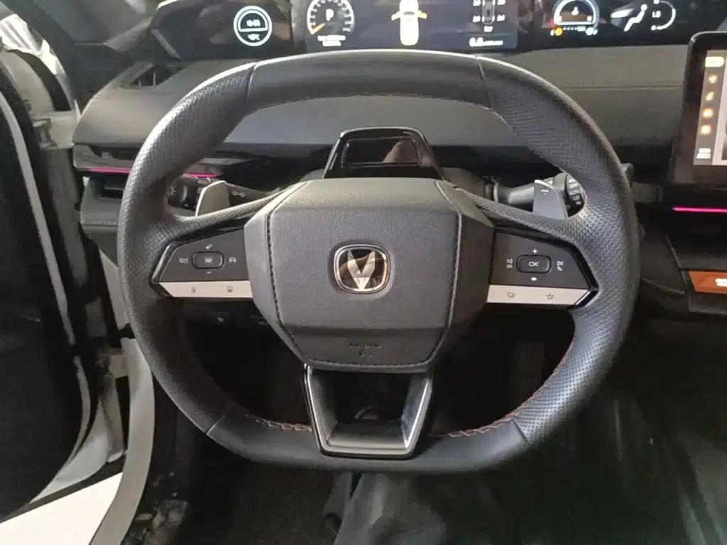 Changan UNI-V 2023 1.5T Premium Edition — миниатюра 11