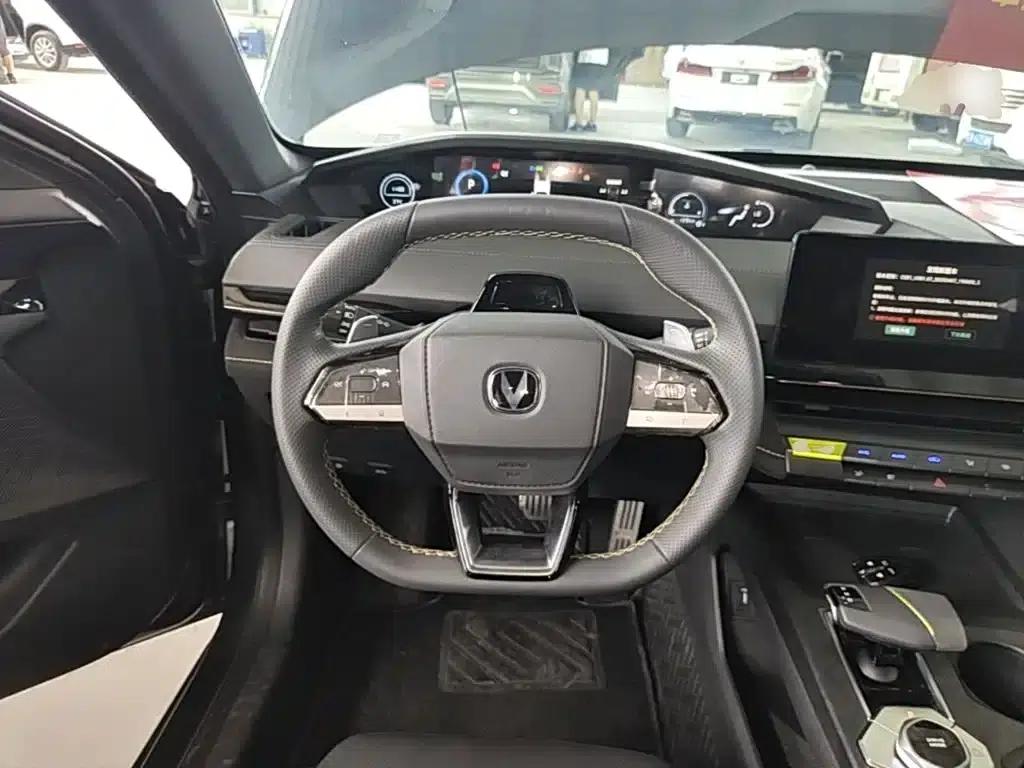 Changan UNI-V 2022 1.5T Sport Edition — миниатюра 11