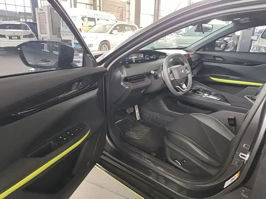 Changan UNI-V 2022 1.5T Sport Edition — миниатюра 16