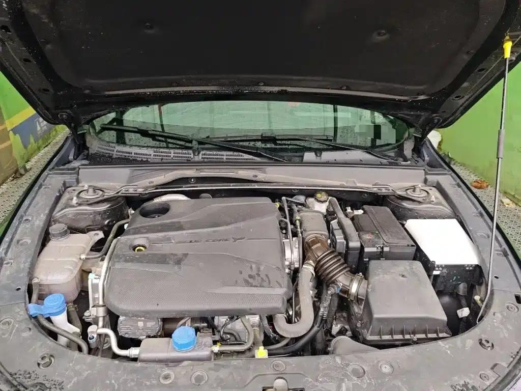 Changan UNI-V 2025 Model, Third Generation, 1.5T 500Bar Premium Sport — миниатюра 11