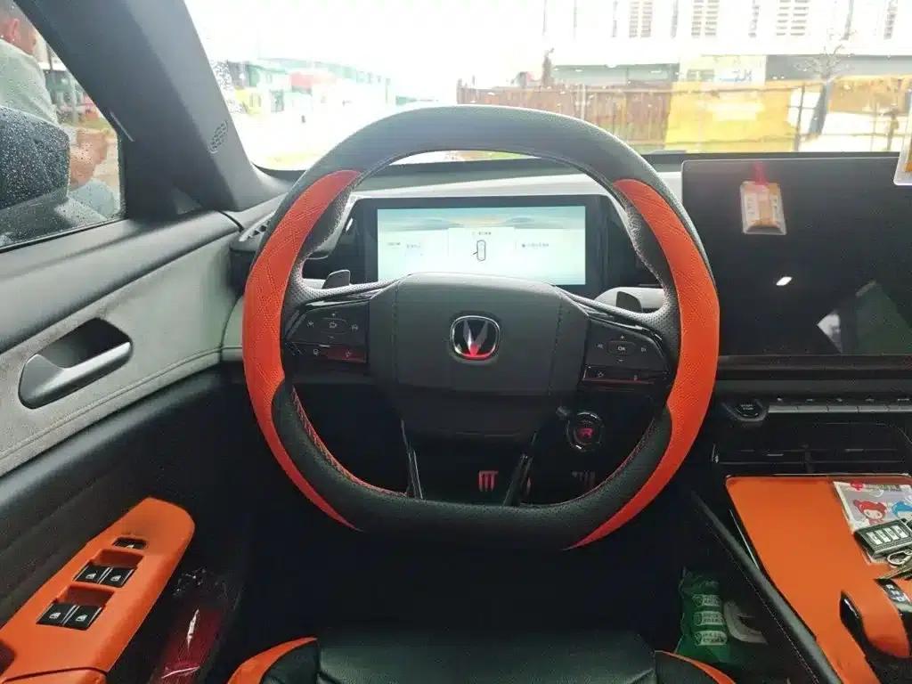 Changan UNI-V 2025 Model, Third Generation, 1.5T 500Bar Premium Sport — миниатюра 3