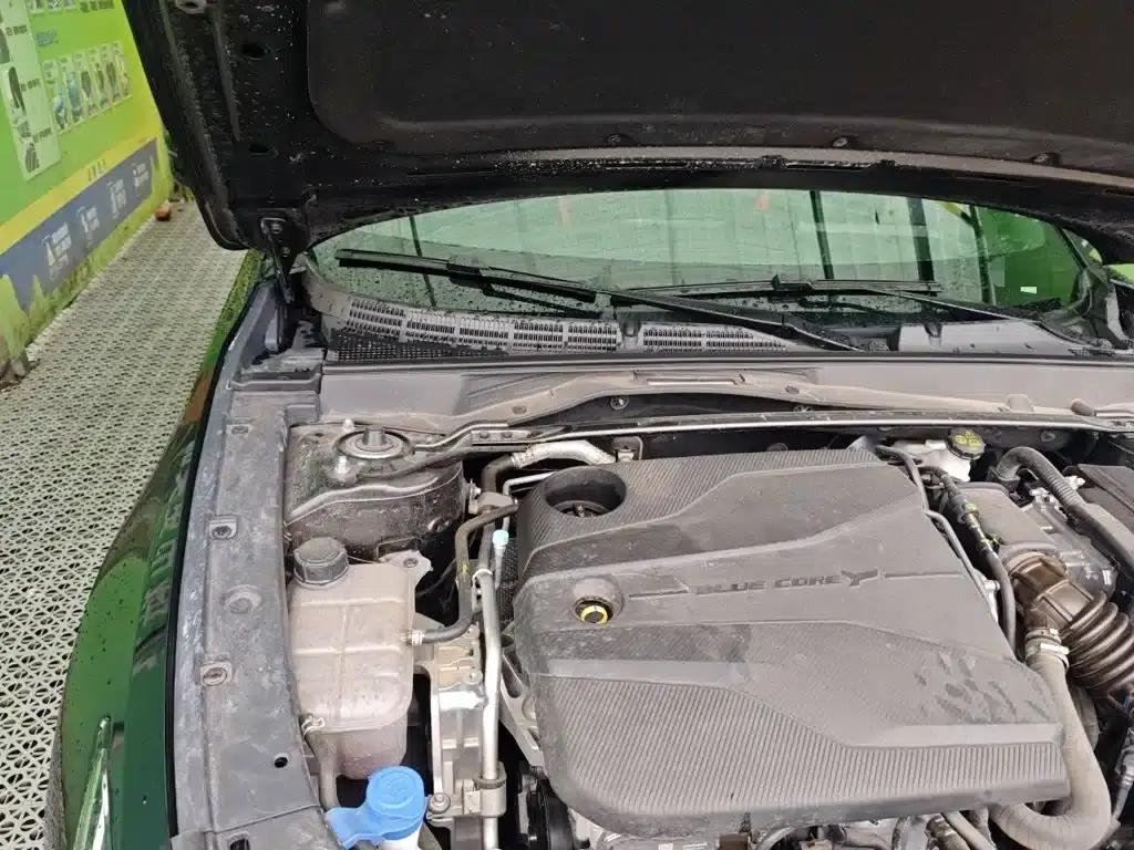 Changan UNI-V 2025 Model, Third Generation, 1.5T 500Bar Premium Sport — миниатюра 21