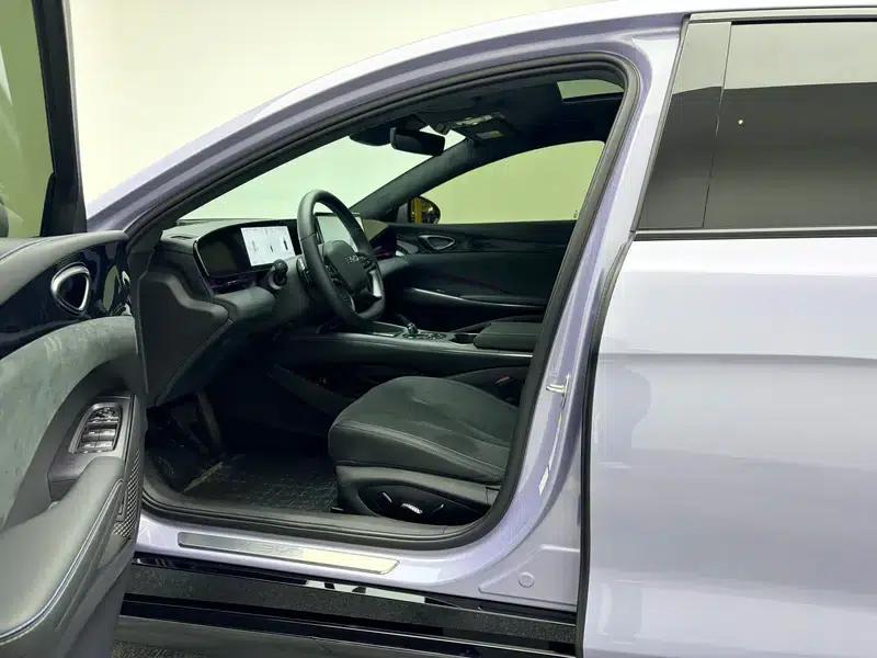 Seal 2025 Facelift 600 4WD Intelligent Driving Edition — миниатюра 17