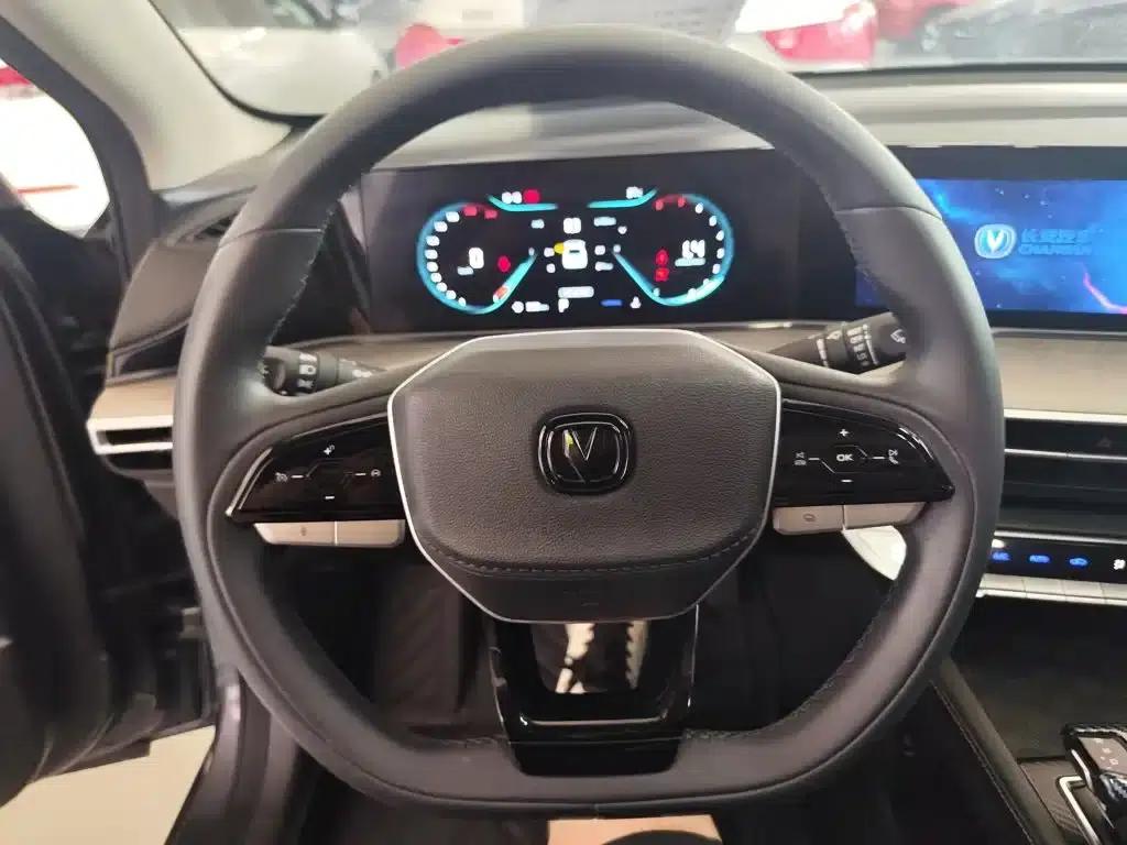 Changan Eado 2023 Enjoy Edition PLUS Blue Whale NE 1.4T GDI DCT Premium Edition — миниатюра 9