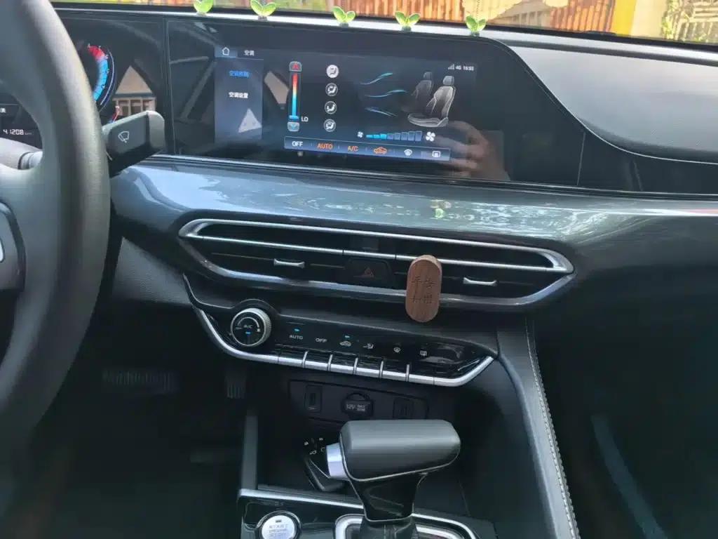 Changan Eado 2020 PLUS Blue Whale NE 1.4T GDI DCT Premium Edition — миниатюра 13