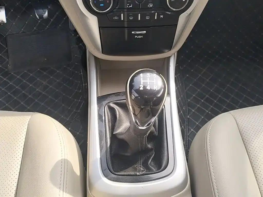 Changan Eado 2014 1.6L Manual Deluxe Edition — миниатюра 14