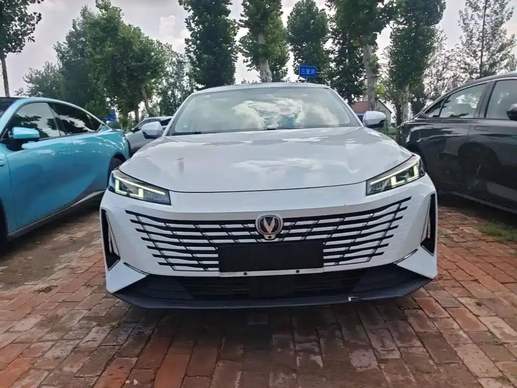 Changan Eado 2024 1.5T GDI Automatic Premium Edition — миниатюра 3