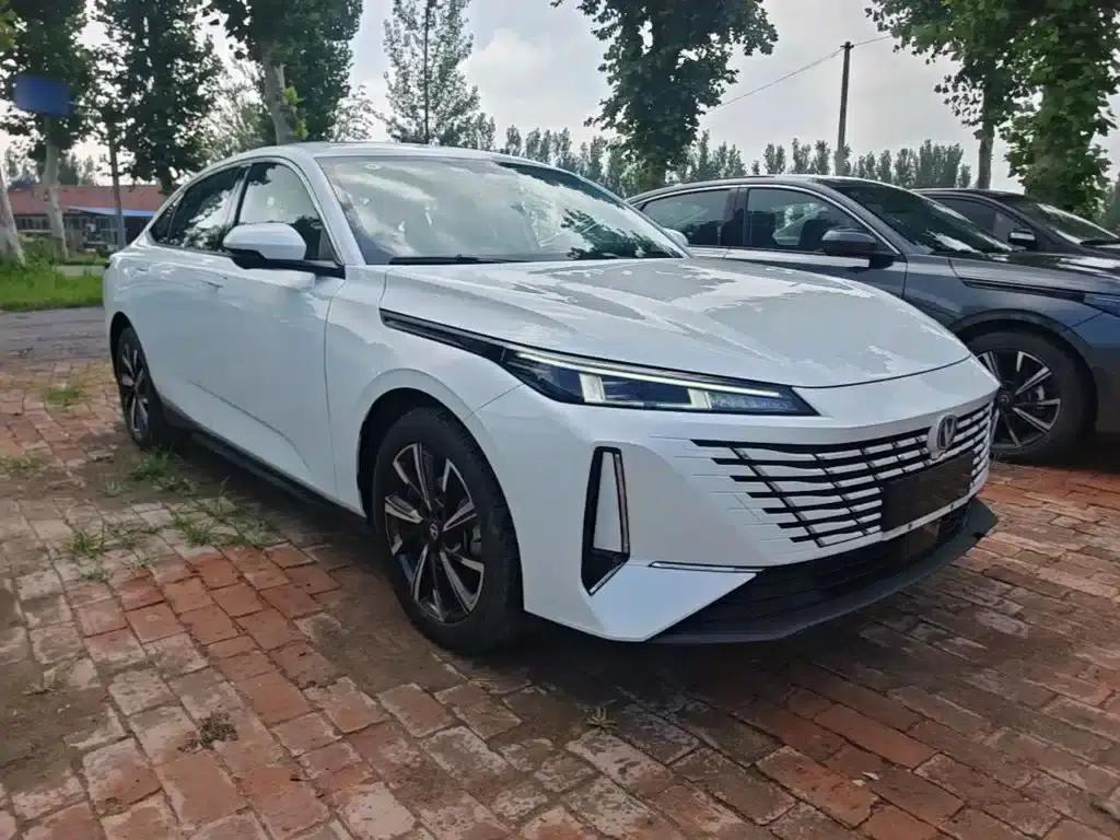 Changan Eado 2024 1.5T GDI Automatic Premium Edition — миниатюра 4