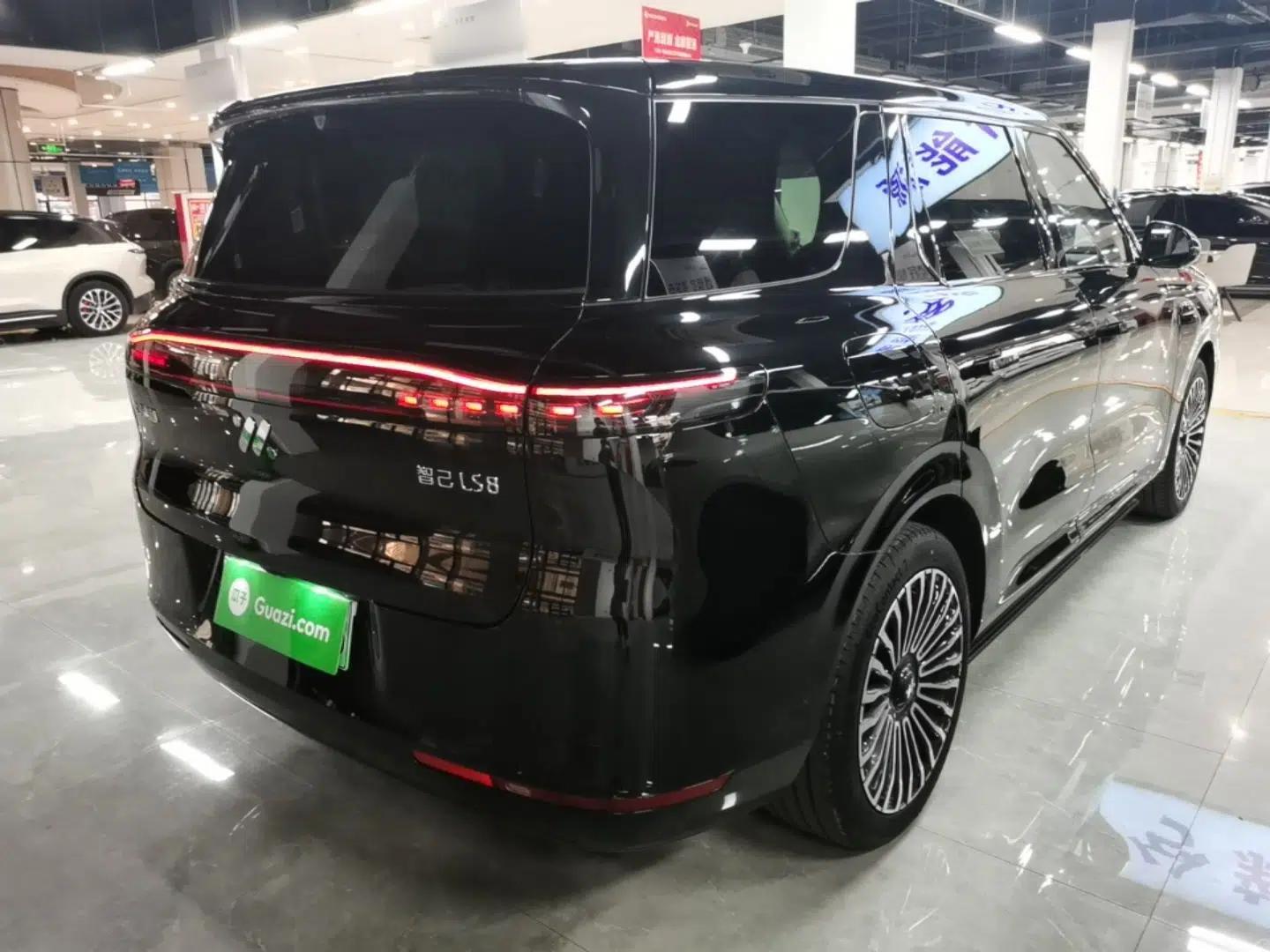 IM Zhiji LS8 2026 Model 52 Max+ Tech Flagship Five-Seat — миниатюра 6