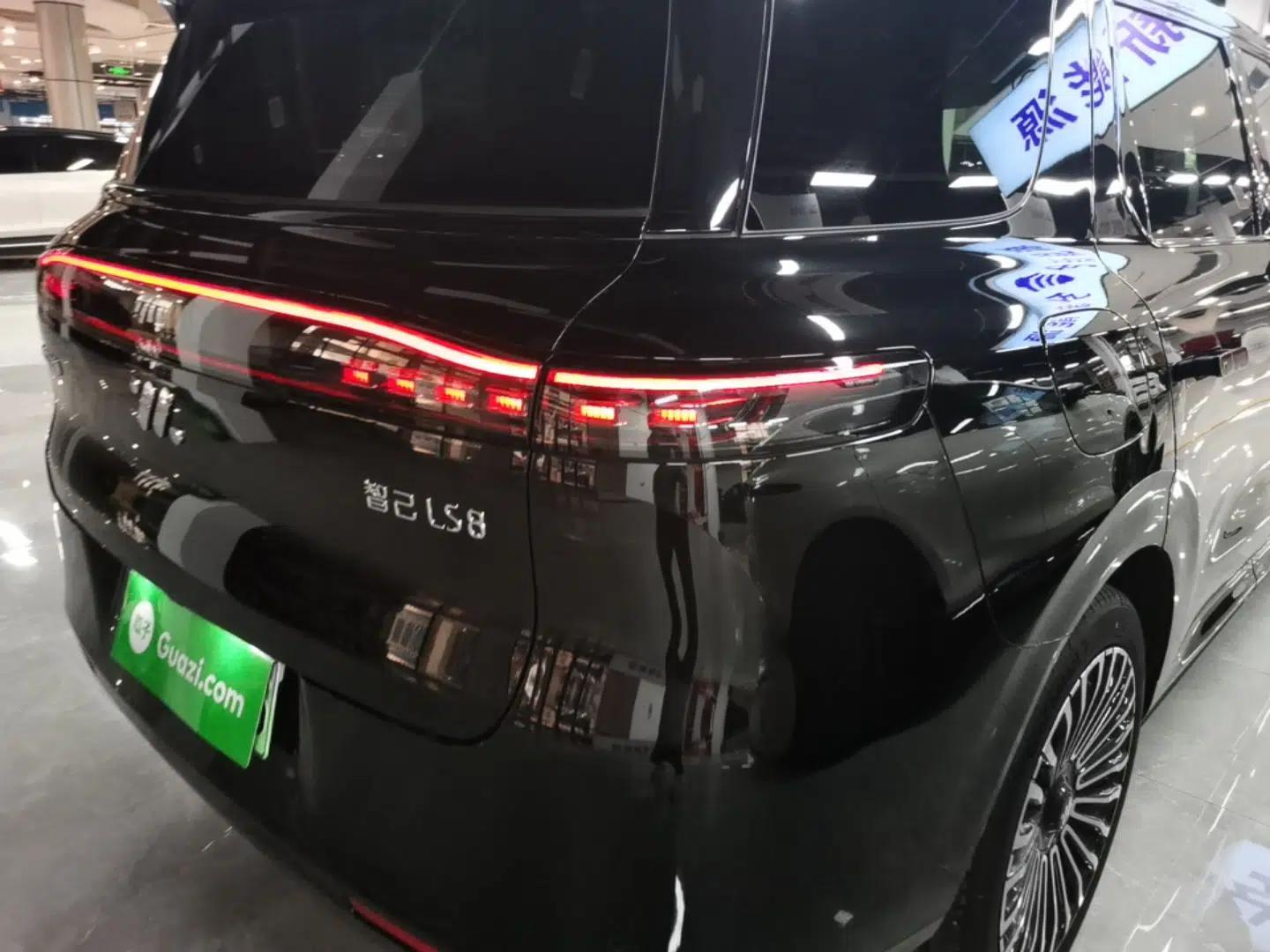 IM Zhiji LS8 2026 Model 52 Max+ Tech Flagship Five-Seat — миниатюра 9