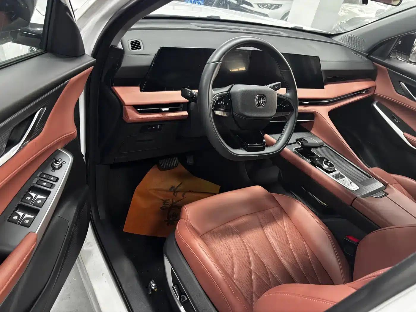 Changan CS75PLUS 2024 Model, Third Generation, Champion Edition, 1.5T Intelligent Driving and Sporty Type — миниатюра 4
