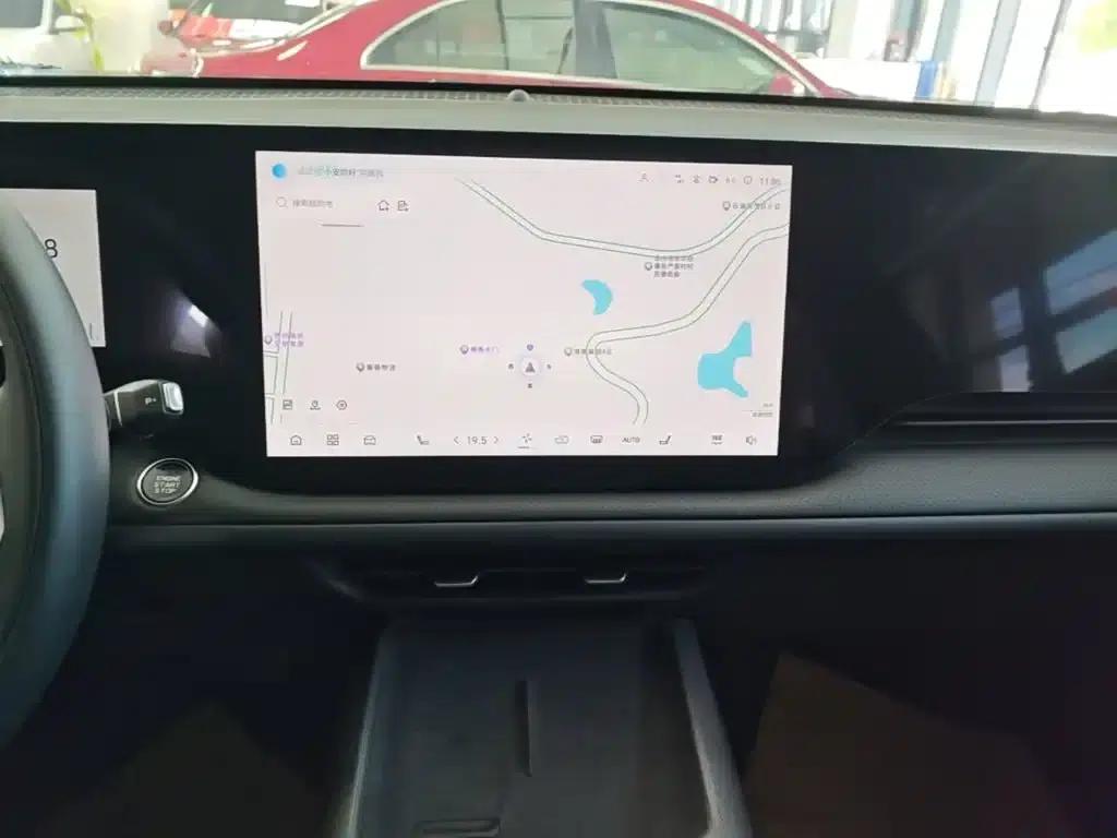 Changan CS75PLUS 2025, Fourth Generation Ultra 2.0T, New Blue Whale Intelligent Power Edition — миниатюра 13