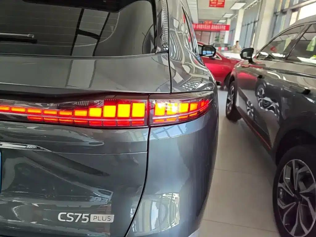 Changan CS75PLUS 2025, Fourth Generation Ultra 2.0T, New Blue Whale Intelligent Power Edition — миниатюра 8
