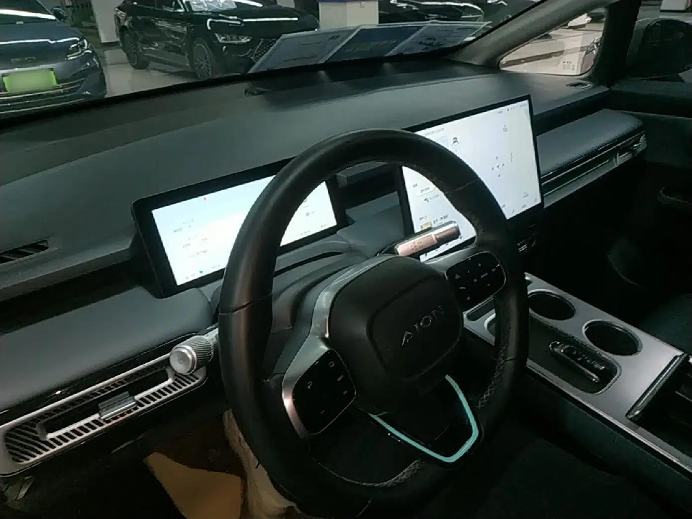 AION Y 2022 Plus 70 Smart Edition — миниатюра 12