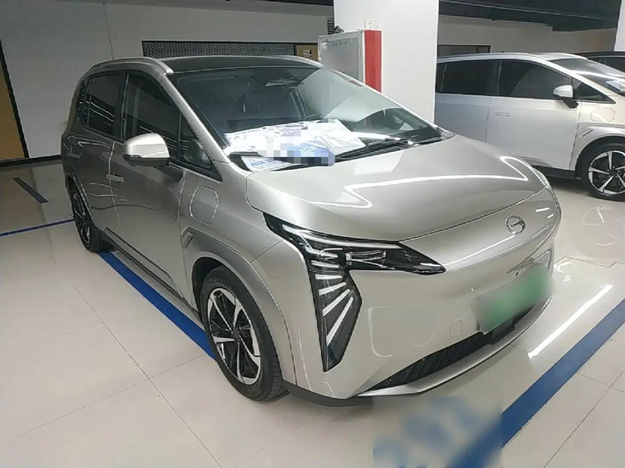 AION Y 2022 Plus 70 Smart Edition — миниатюра 3