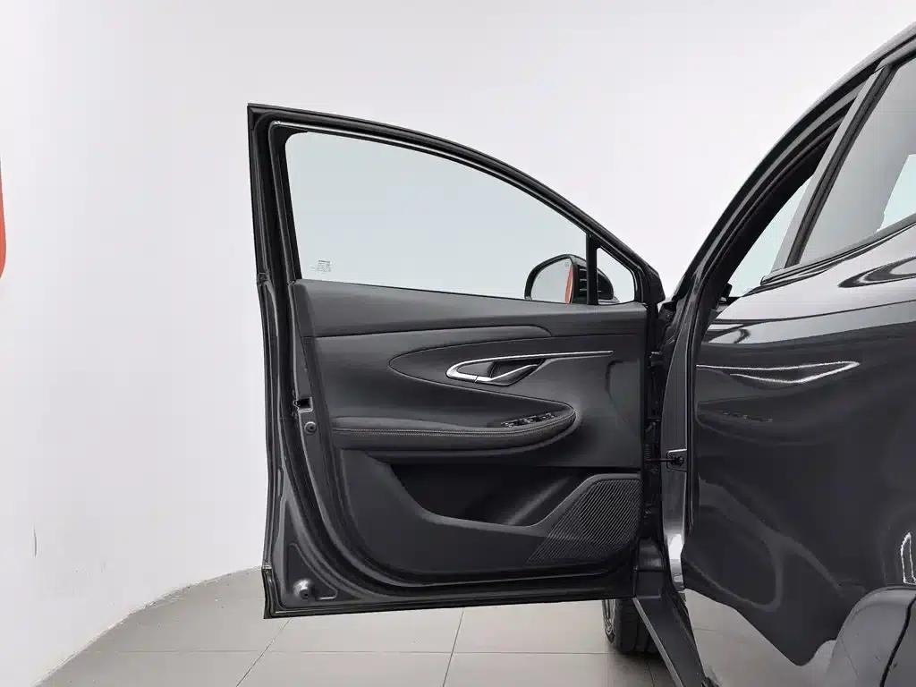 Changan UNI-T 2022 1.5T Premium Edition — миниатюра 8