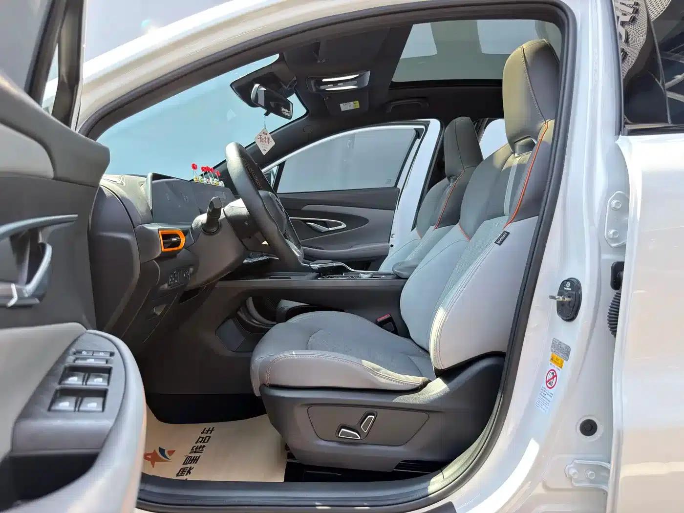 Changan UNI-T 2022 1.5T Premium Edition — миниатюра 9
