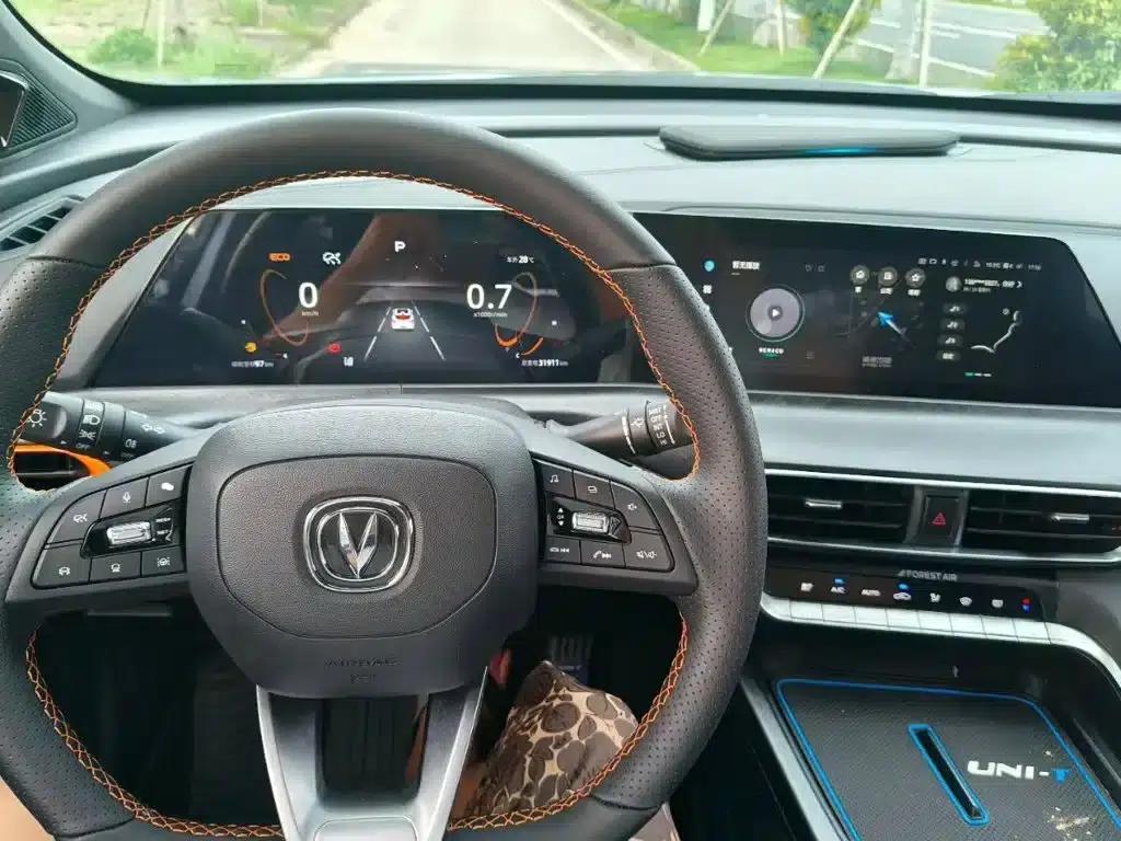 Changan UNI-T 2022 1.5T Flagship Edition — миниатюра 3