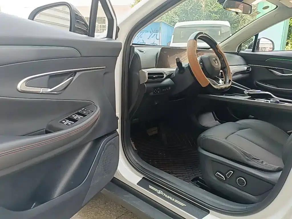 Changan UNI-T 2020 1.5T Flagship Edition — миниатюра 16