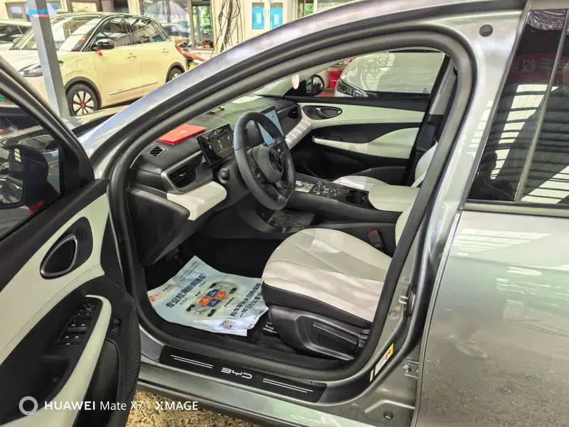 Seal 05DM 2025 Intelligent Driving Edition DM-i 55KM Luxury Model — миниатюра 8