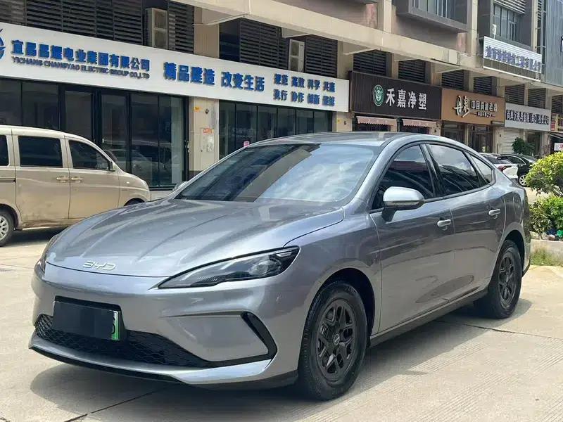 Seal 05DM 2025 Intelligent Driving Edition DM-i 55KM Luxury Model — миниатюра 1