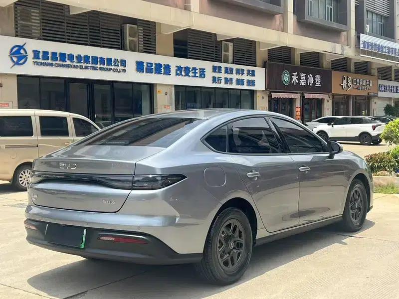Seal 05DM 2025 Intelligent Driving Edition DM-i 55KM Luxury Model — миниатюра 6