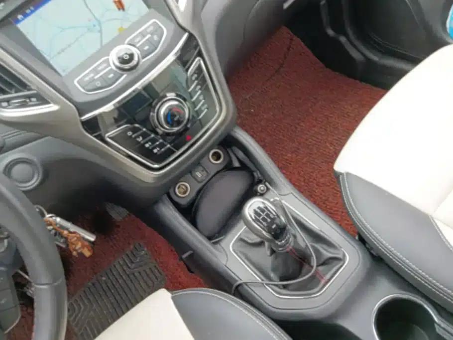 Changan CS35 2017 1.6L Manual Deluxe Edition — миниатюра 16