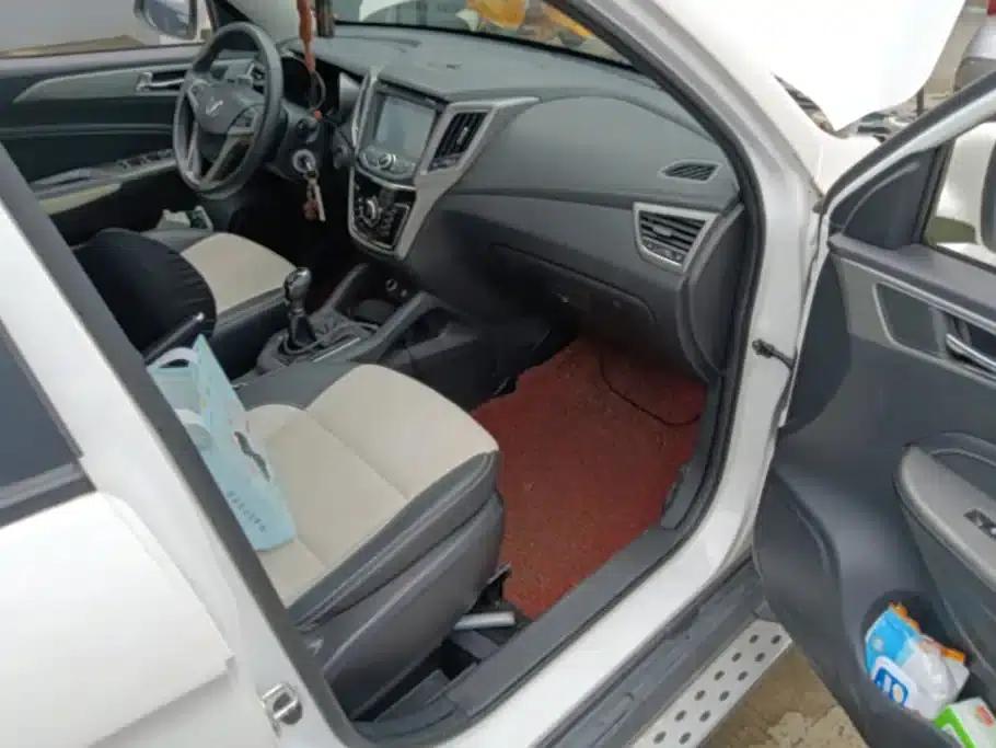 Changan CS35 2017 1.6L Manual Deluxe Edition — миниатюра 8