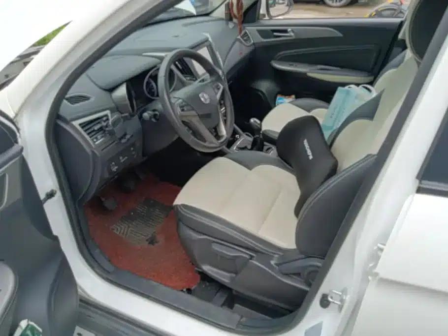 Changan CS35 2017 1.6L Manual Deluxe Edition — миниатюра 9