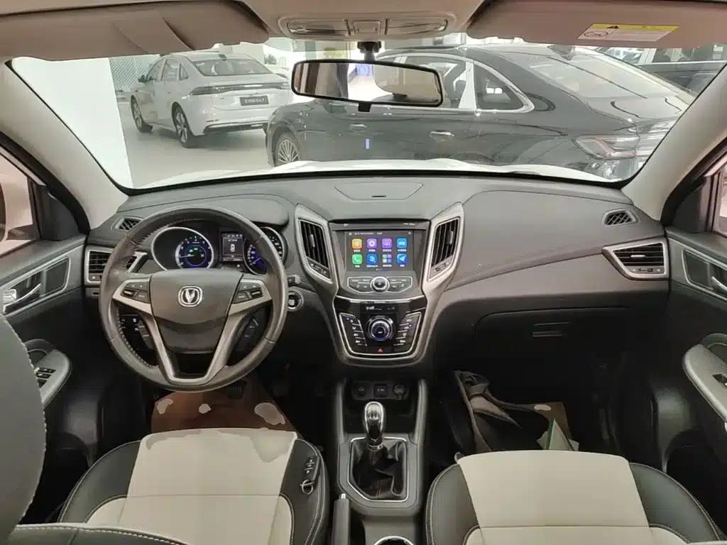 Changan CS35 2017 1.6L Manual Premium Edition — миниатюра 10