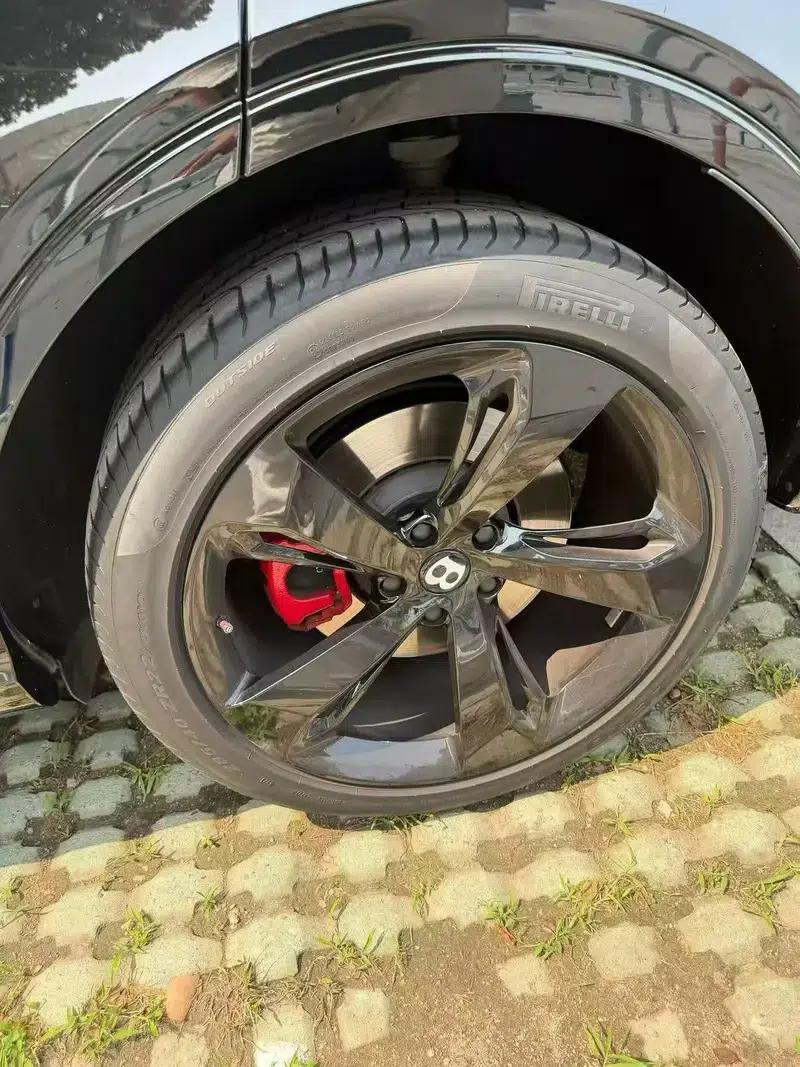 Bentayga 2021 4.0T V8 — миниатюра 4