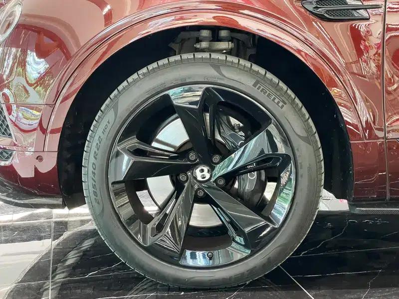 Bentayga 2018 4.0T V8 — миниатюра 12