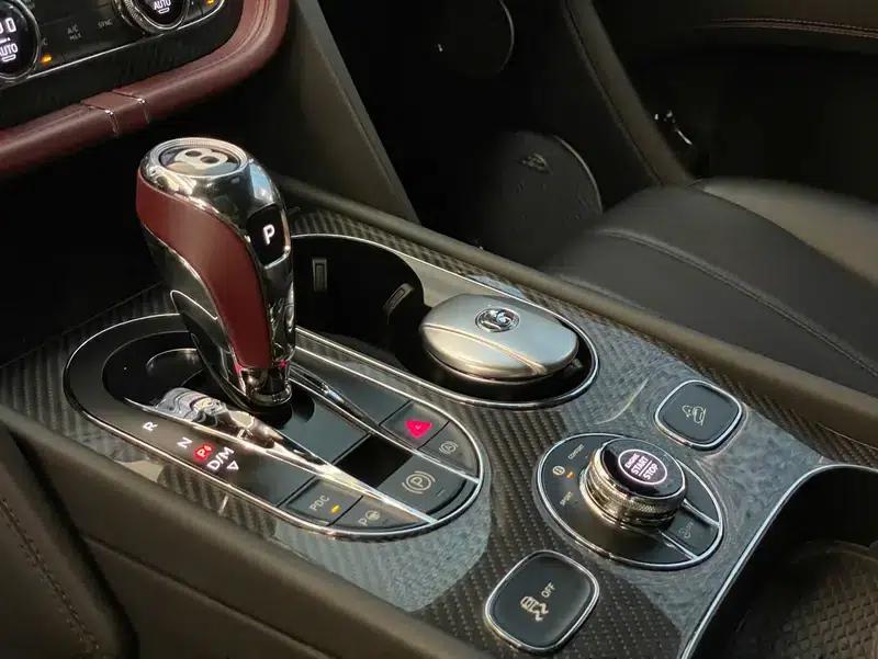 Bentayga 2018 4.0T V8 — миниатюра 19