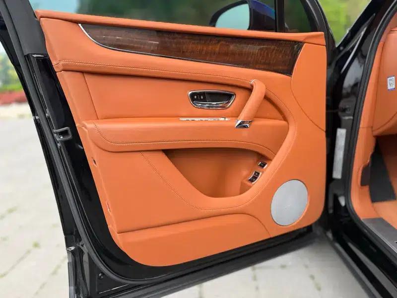 Bentayga 2017 4.0T Parallel Import — миниатюра 5