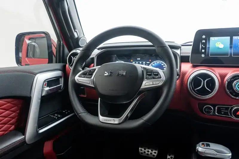 Beijing BJ40 2023 2.0T Automatic 4WD City Hunter Edition (Hero Model) — миниатюра 16