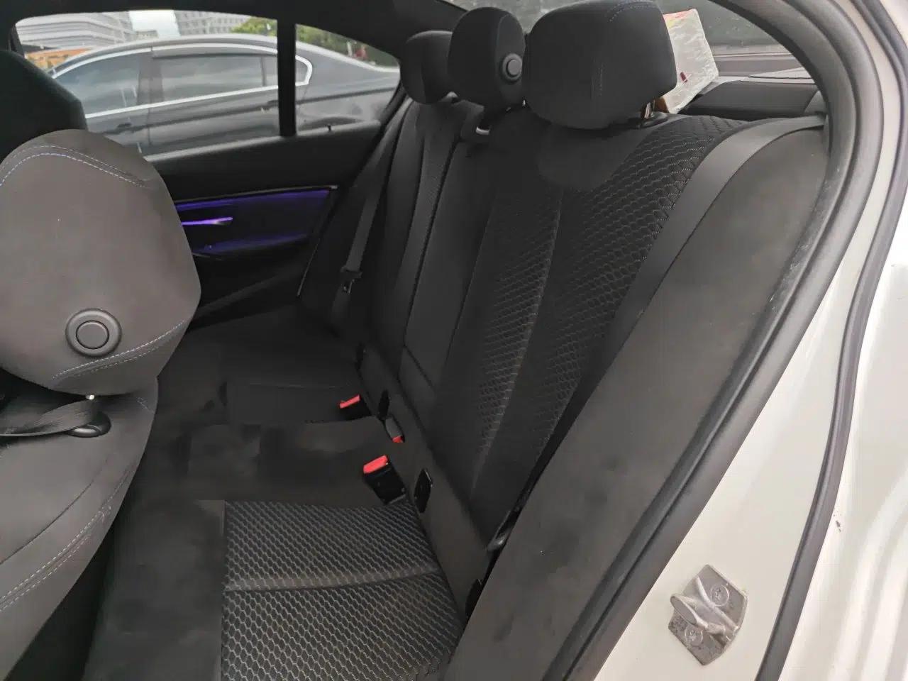 BMW 3 Series 2017 320i M Sport — миниатюра 17