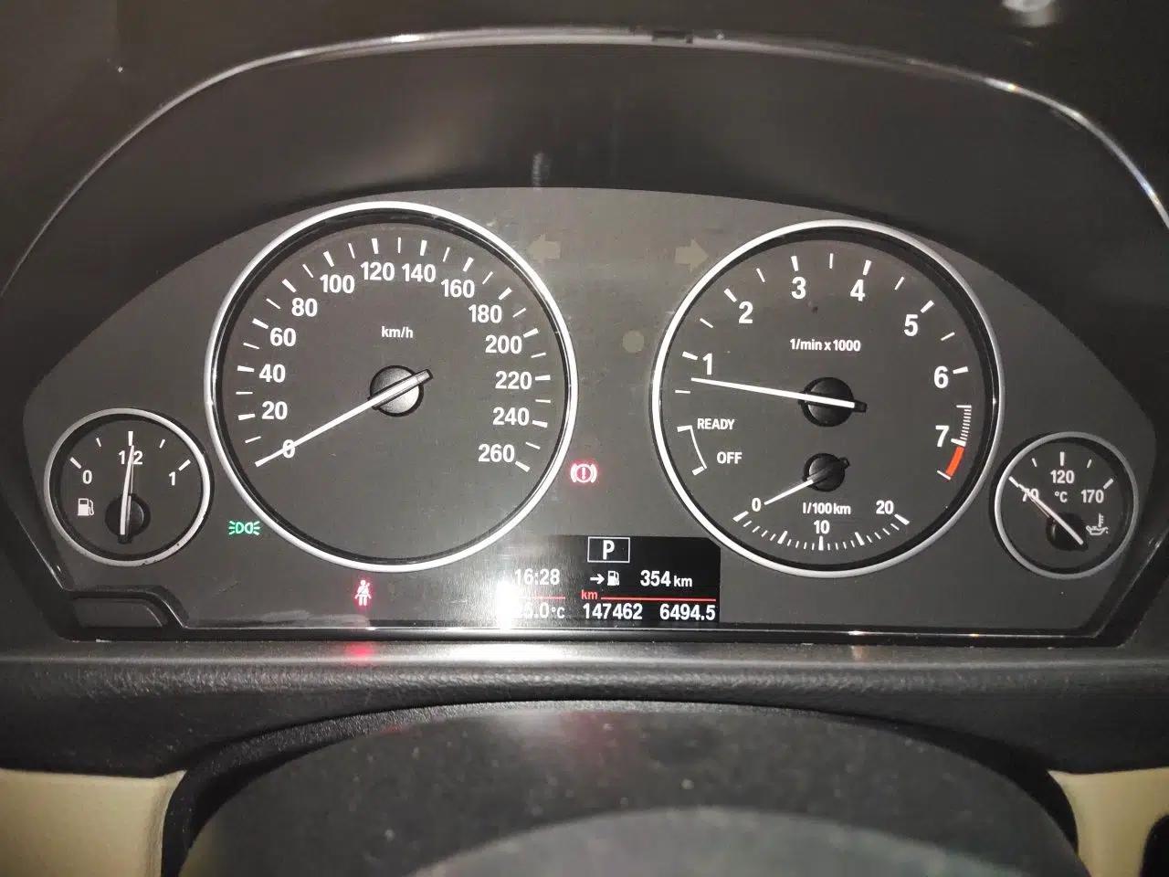 BMW 3 Series 2015 320Li Luxury Edition Fashion Model — миниатюра 11